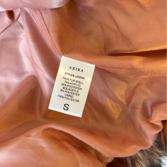 NWT Faux Fur Jacket - Picture 8 of 8